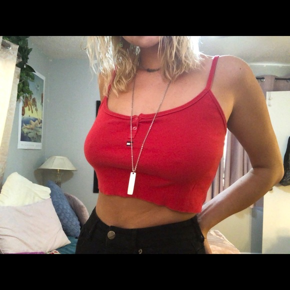 red tommy crop - Picture 2 of 5